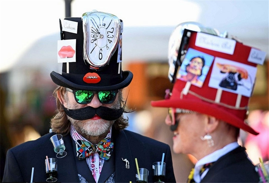 ユニークなデザインの帽子が集まる「ハット?フェスティバル」　英國