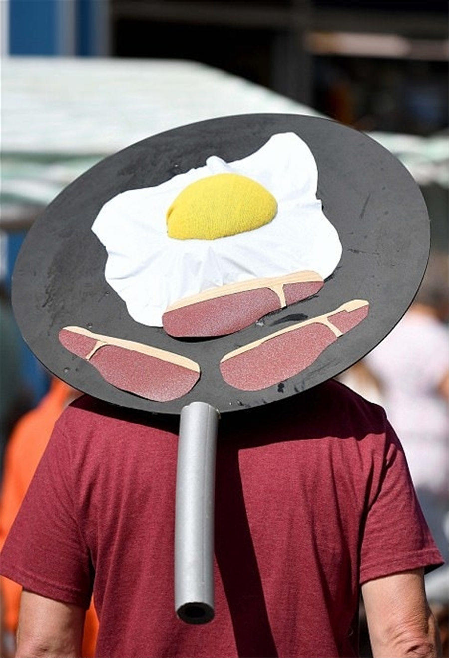 ユニークなデザインの帽子が集まる「ハット?フェスティバル」　英國(guó)