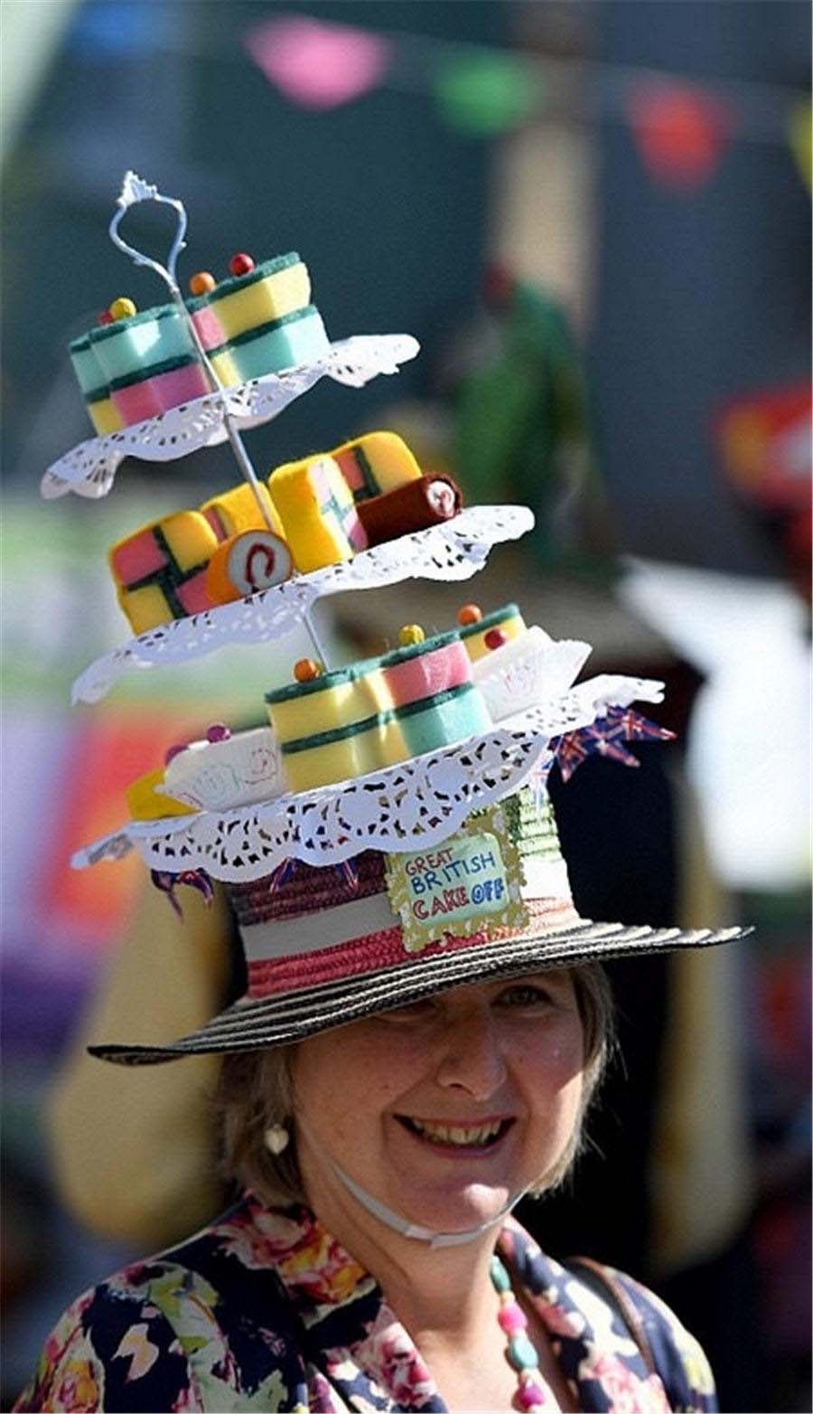 ユニークなデザインの帽子が集まる「ハット?フェスティバル」　英國