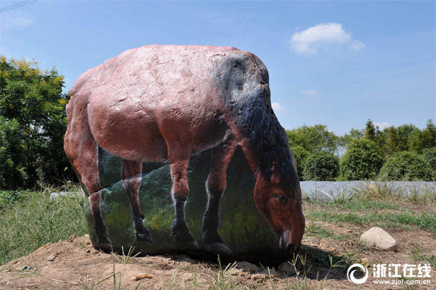 本物ソックリ?。拷鹑A市に「石の動物園」登場　浙江省
