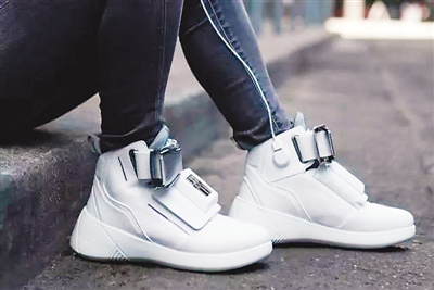 世界で一足だけのハイテクシューズ、動畫再生機能も