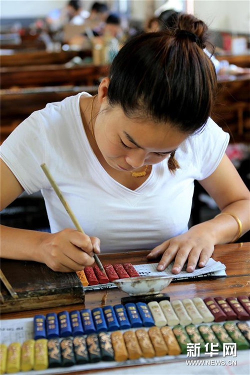 安徽省の職人が伝承する墨加工技術(shù)