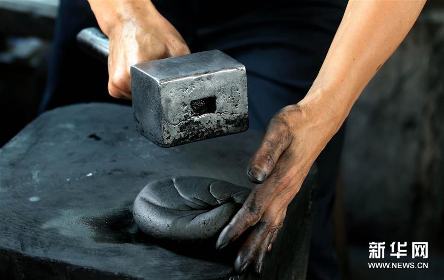 安徽省の職人が伝承する墨加工技術(shù)