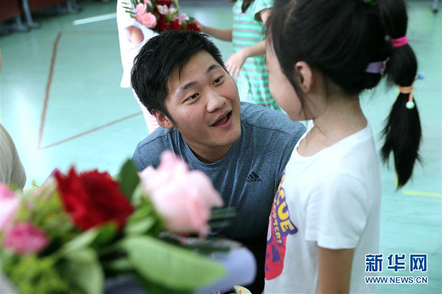 北京で働く幼稚園の「90後」男性教諭　その働きぶりに保護(hù)者から高評価