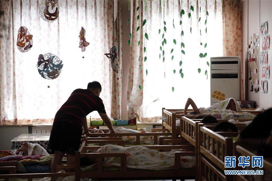 北京で働く幼稚園の「90後」男性教諭　その働きぶりに保護(hù)者から高評価