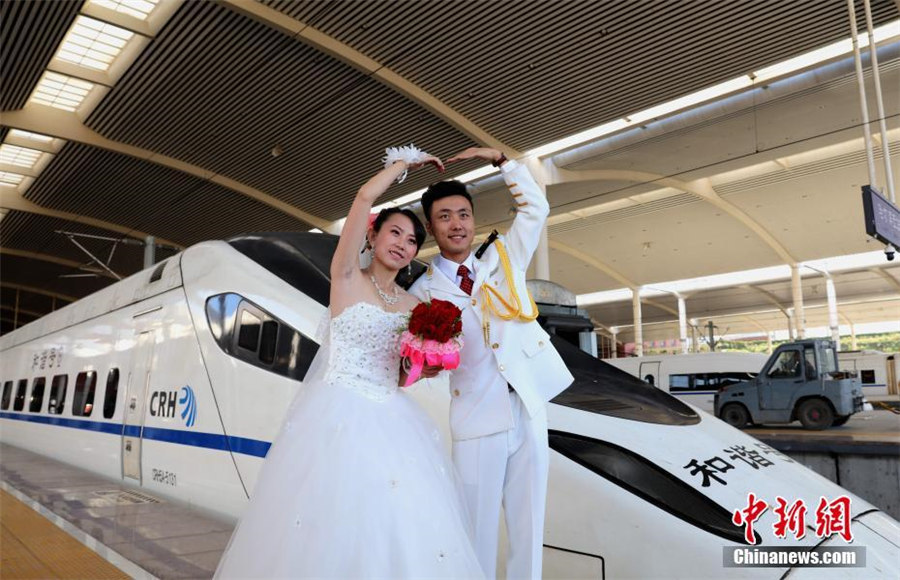 鉄道職員カップル、高速鉄道「ブライダルカー」で結婚式へ　黒竜江省