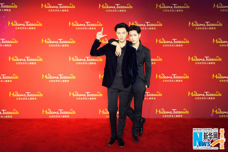 歌手のレイの等身大蝋人形が公開　まるで雙子のように瓜二つ　