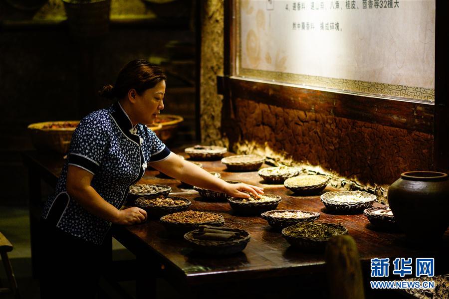 無(wú)形文化遺産「川北涼粉」を伝承する中國(guó)人女性　目標(biāo)は世界へ