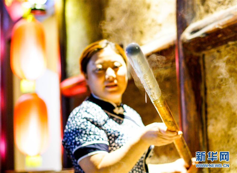 無形文化遺産「川北涼粉」を伝承する中國人女性　目標(biāo)は世界へ