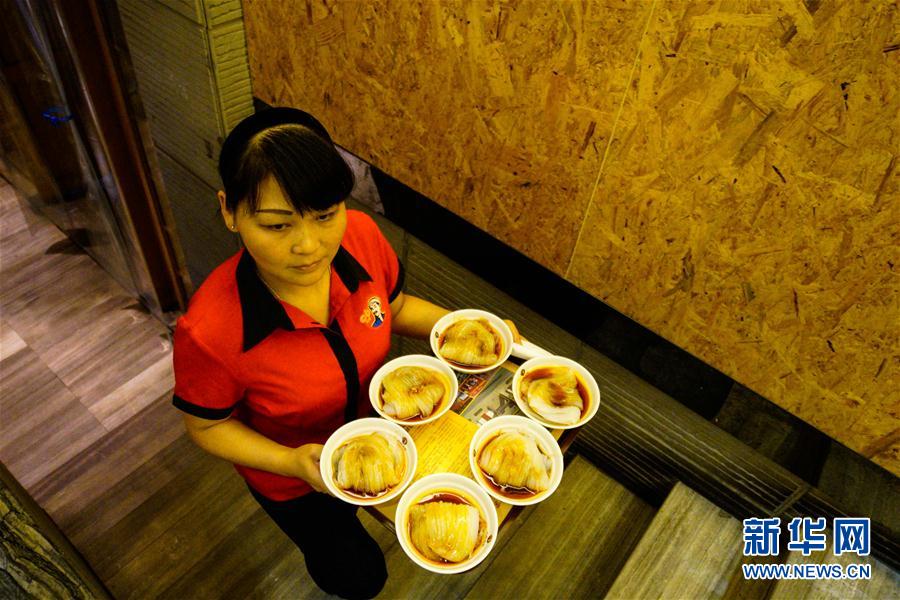 無形文化遺産「川北涼粉」を伝承する中國人女性　目標は世界へ