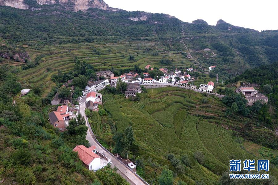 黃土高原の美しい村落　山西省