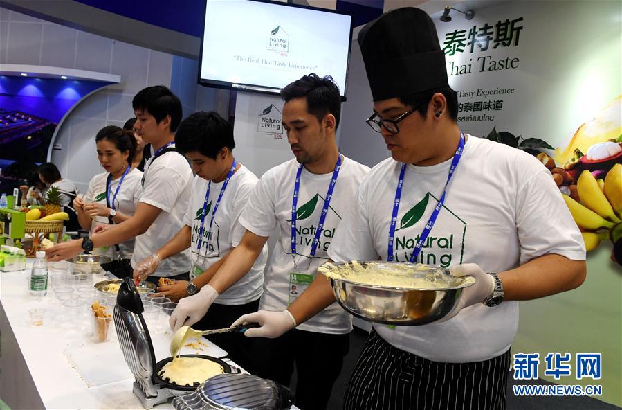 「舌で味わう」第14回中國-ASEAN博覧會(huì)　各國のグルメが集結(jié)　広西