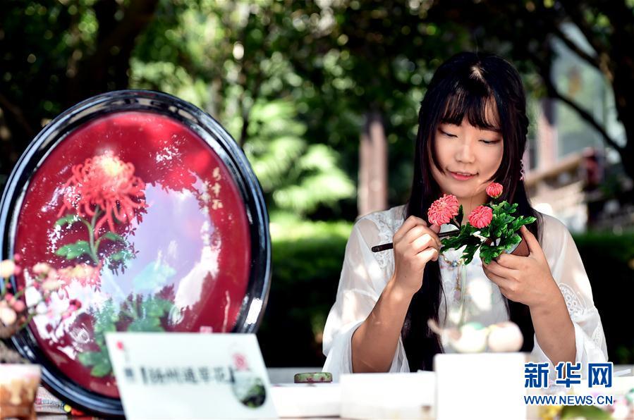 江蘇省揚州市の「無形文化遺産」披露するイベントが瘦西湖で開幕 