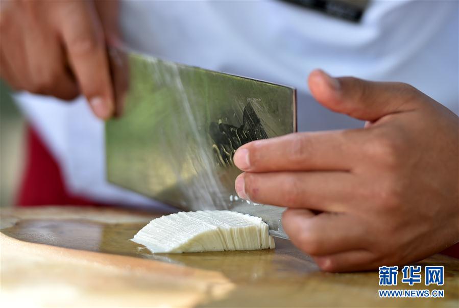 江蘇省揚(yáng)州市の「無形文化遺産」披露するイベントが瘦西湖で開幕 