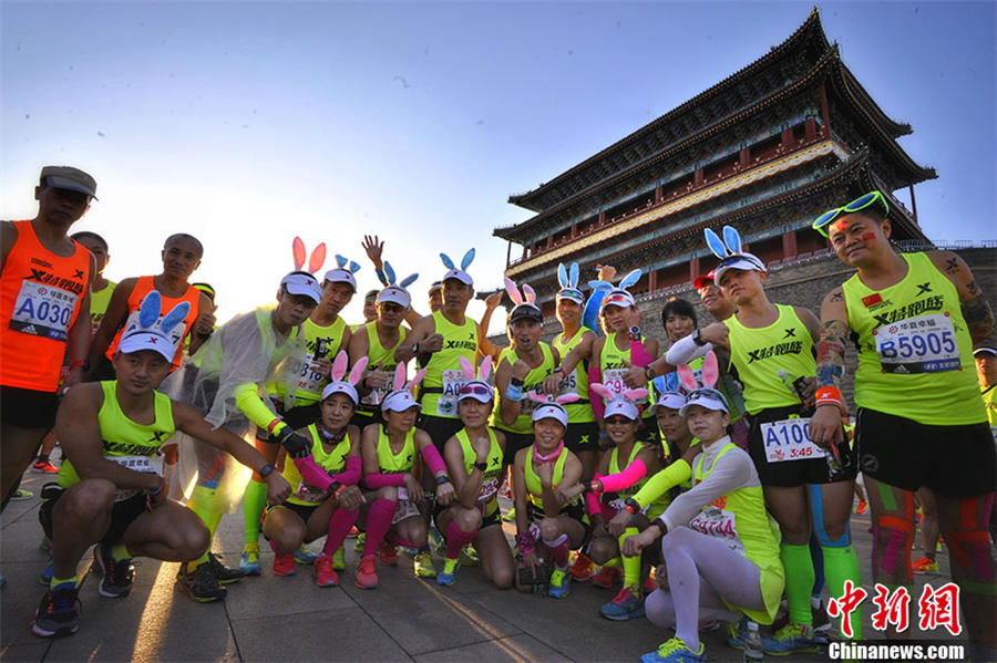 2017北京國際マラソン開催 3萬人のランナーが一斉にスタート