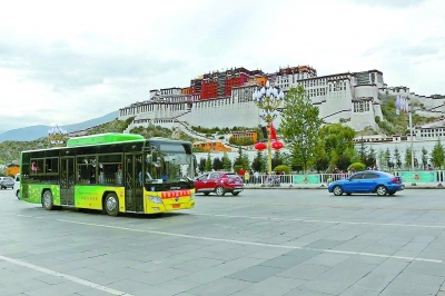 新エネ車が北京からラサへ　最高標高地點を運行する新エネバス路線に