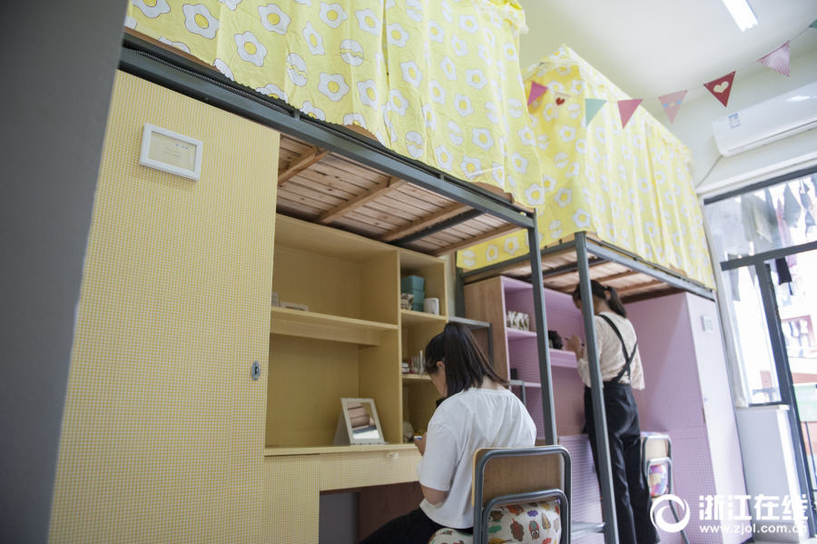 浙江省の大學(xué)に「モデル寮」登場(chǎng)　異なるスタイルの部屋が特徴