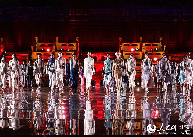 2017北京ファッションウイークが開幕　ファッションの潮流起こす