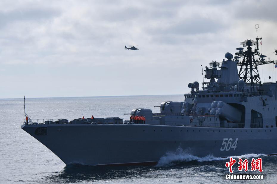 中露海軍が海上模擬補給訓練