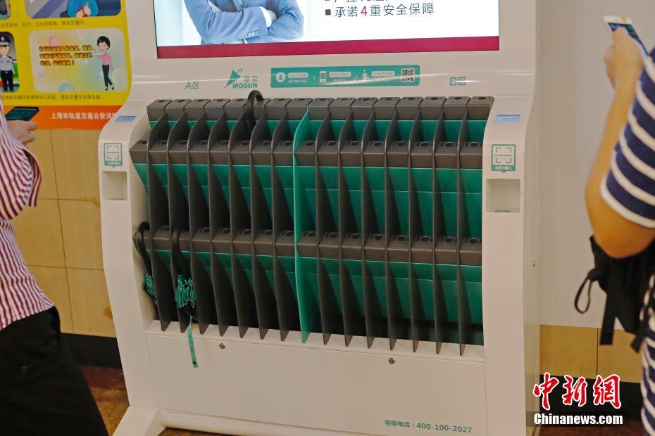 雨の降り続く上海で高まるシェア傘の人気