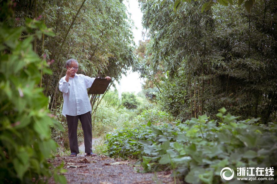 美術(shù)學(xué)院に72歳の「新入生」　白髪の農(nóng)夫の絵畫(huà)に対する情熱衰えず