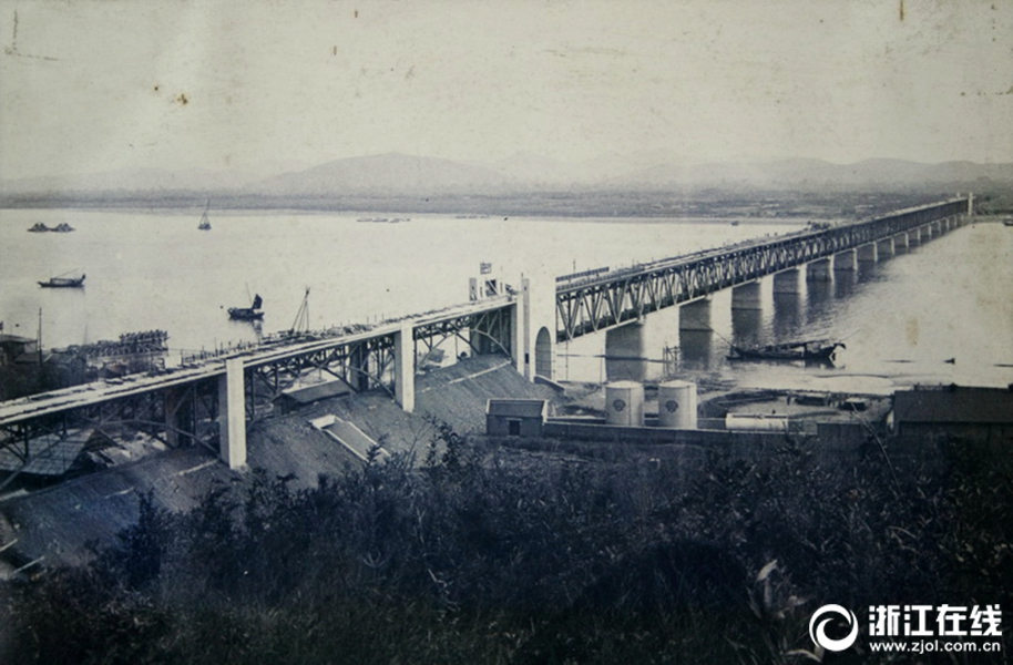 杭州市の銭塘江大橋　建設(shè)から戦爭(zhēng)を経て今日まで80年　浙江省