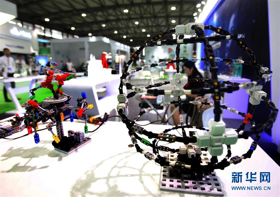 上海國(guó)際教育設(shè)備博覧會(huì)、「未來の教室」を一足先に