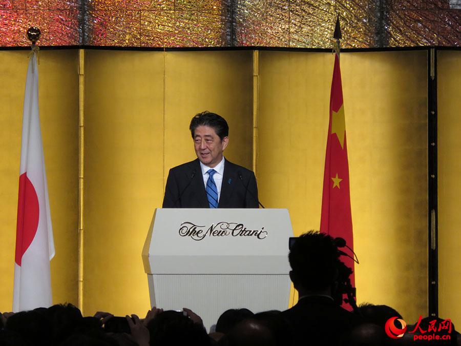 在日本中國大使館の建國68周年レセプションに安倍晉三首相が出席