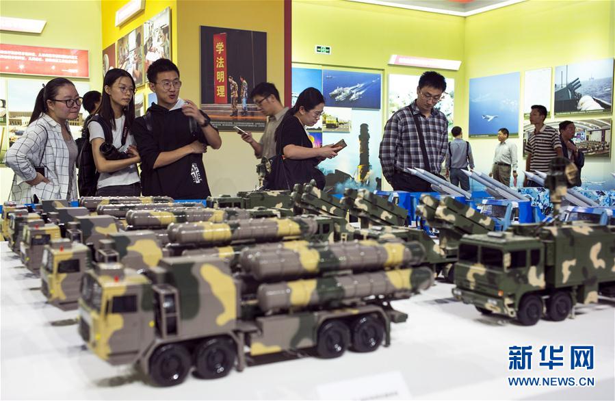 「錬磨と奮進(jìn)の5年」をテーマとした大型成果展に來(lái)場(chǎng)者多數(shù)