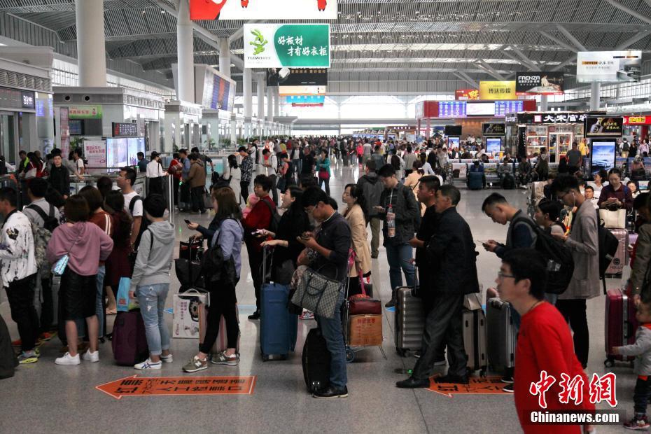 國慶節(jié)連休の特別輸送體制スタート