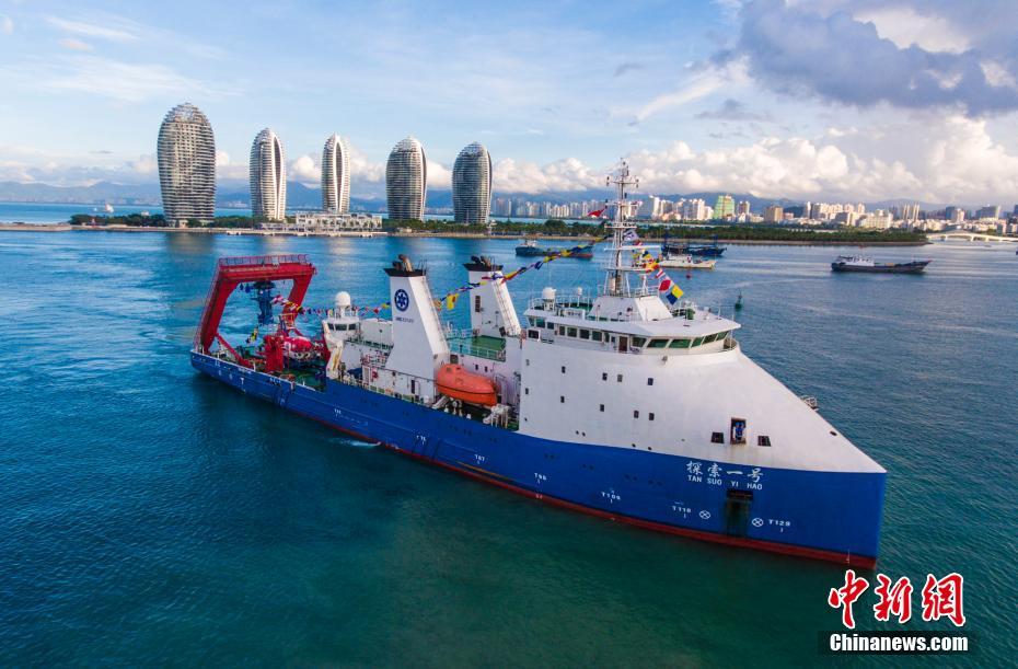 中國(guó)が有人潛水艇「深海勇士」號(hào)の試験に成功