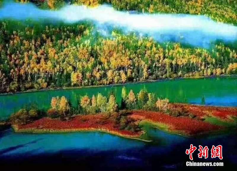 絵のように美しい新疆カナスの秋