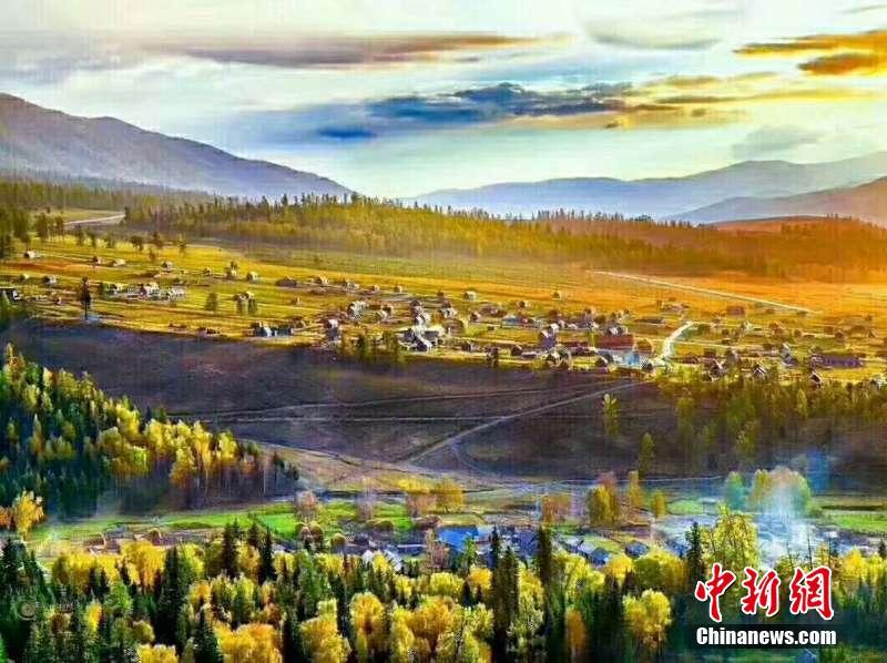 絵のように美しい新疆カナスの秋