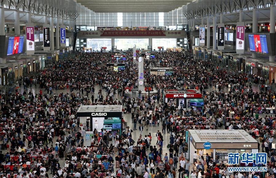 國慶節(jié)大型連休最終日、Uターンラッシュがピークに