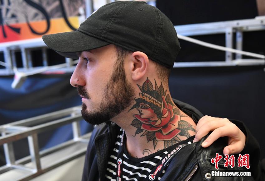 吉林長春第一回タトゥー展　「肌の上のアート」を披露