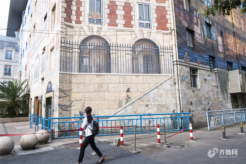 気分はヨーロッパ　上海に歐州風(fēng)建築の絵で覆われた建物登場(chǎng)