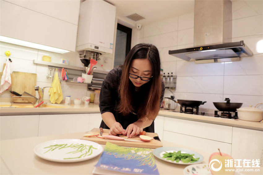 アートのような完成度！　絵本のイラストそっくりの朝食を作る杭州の女性