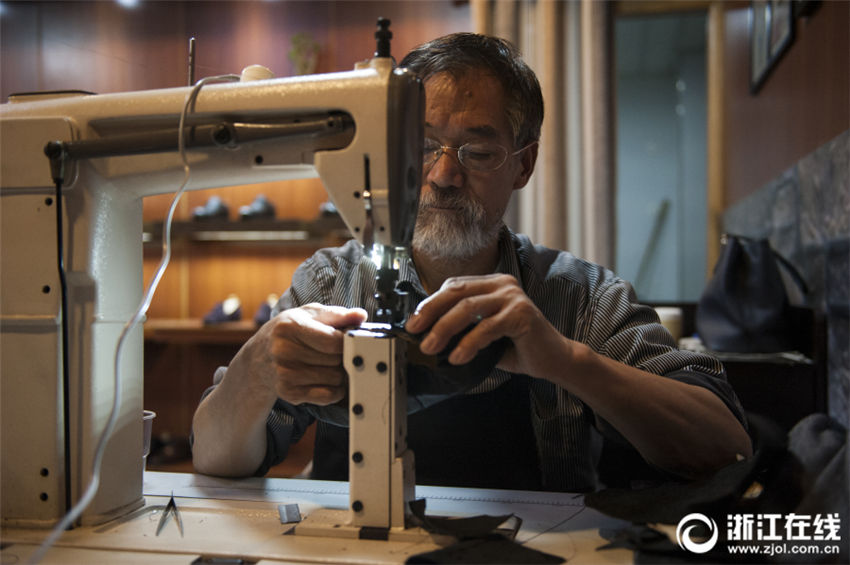 靴を作り続けて40年以上、杭州のベテラン靴職人