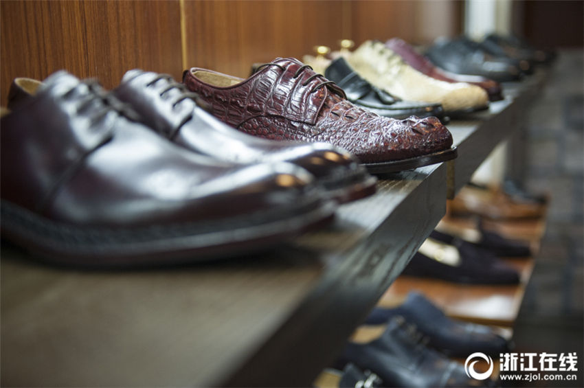 靴を作り続けて40年以上、杭州のベテラン靴職人