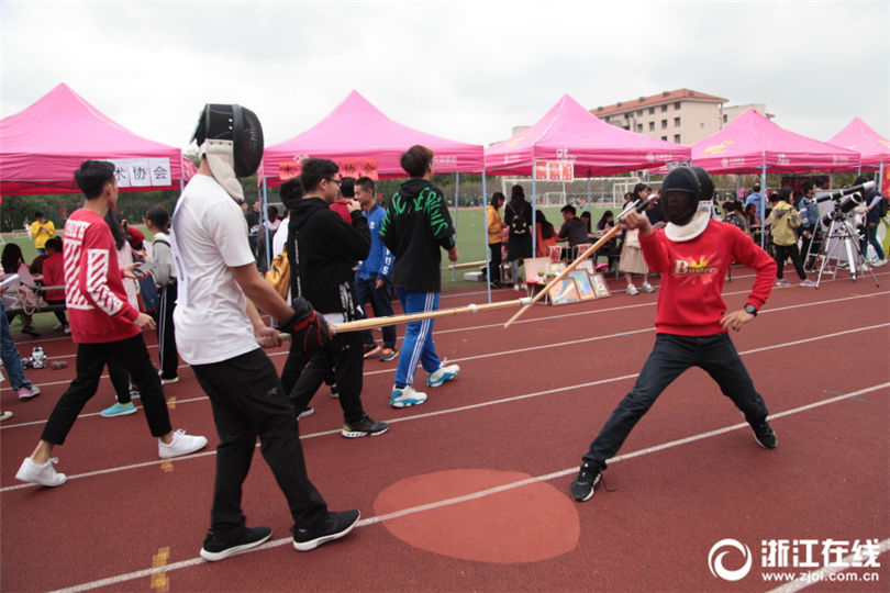 浙江農(nóng)林大學(xué)の各サークルが工夫を凝らした新入生勧誘