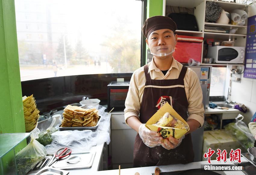 會(huì)社を退職し一念発起　母校で煎餅店を営む中國人男性　吉林省