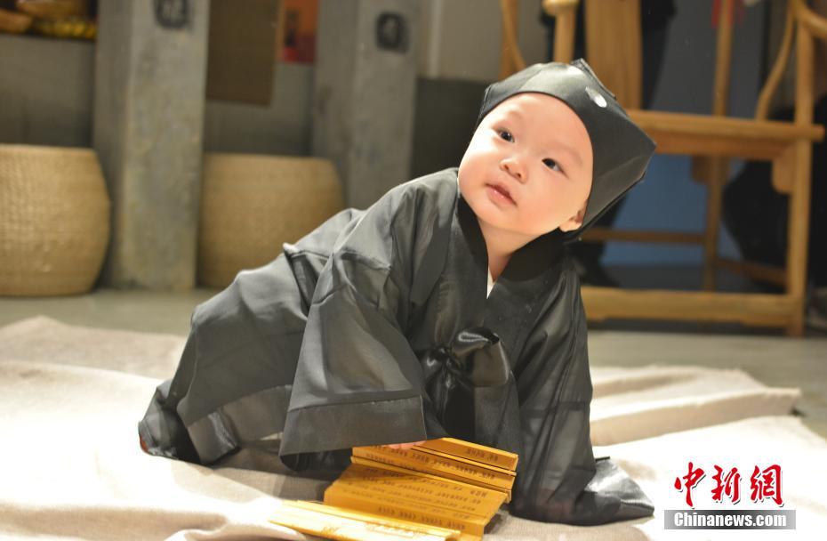 可愛らしい國外のキッズ道士たちが中國の伝統(tǒng)文化學(xué)ぶ　江西省