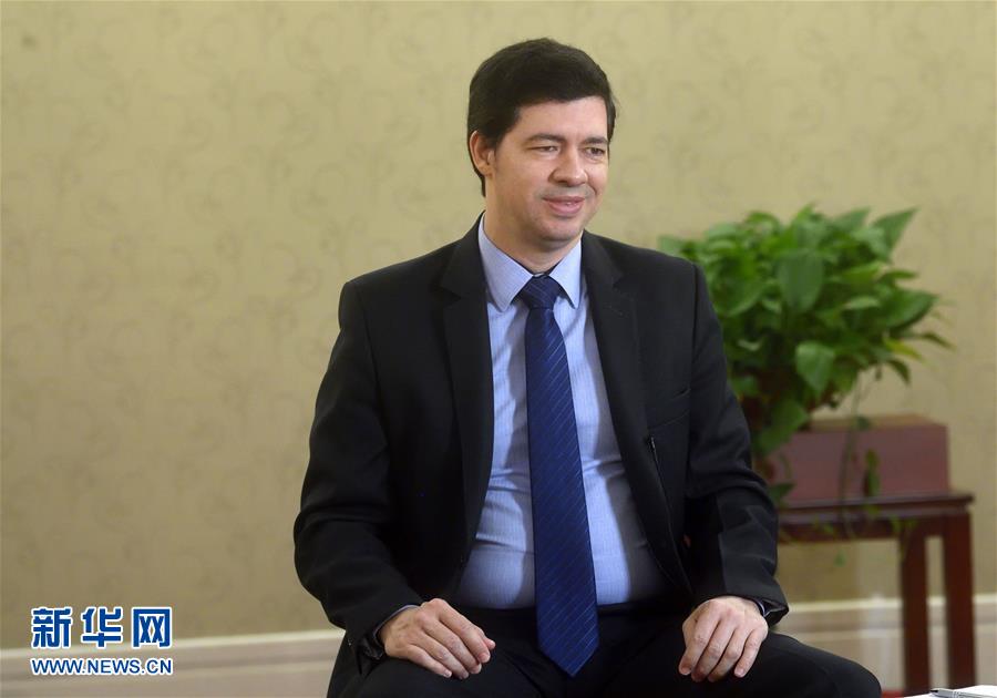 中國は新時(shí)代突入へ　外國人言語専門家9人が第19回黨大會報(bào)告をチェック