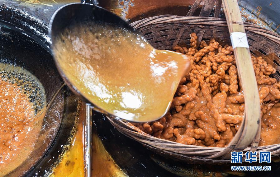 浙江省の村に漂う甘い香り　黒砂糖生産が繁忙期に突入