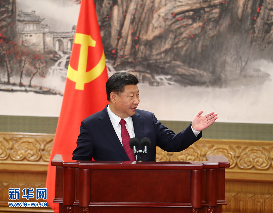 ＜速報＞習(xí)近平氏ら7人が第19期中央政治局常務(wù)委員に