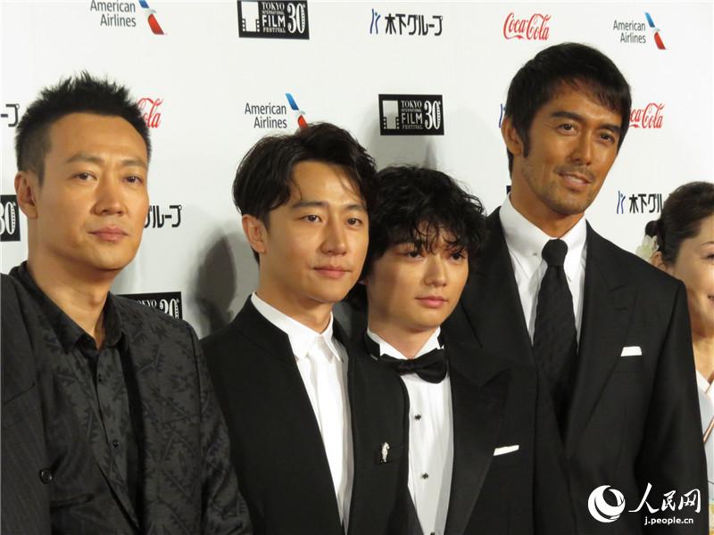 第30回東京國際映畫祭開幕　中日の映畫人がレッドカーペットに登場