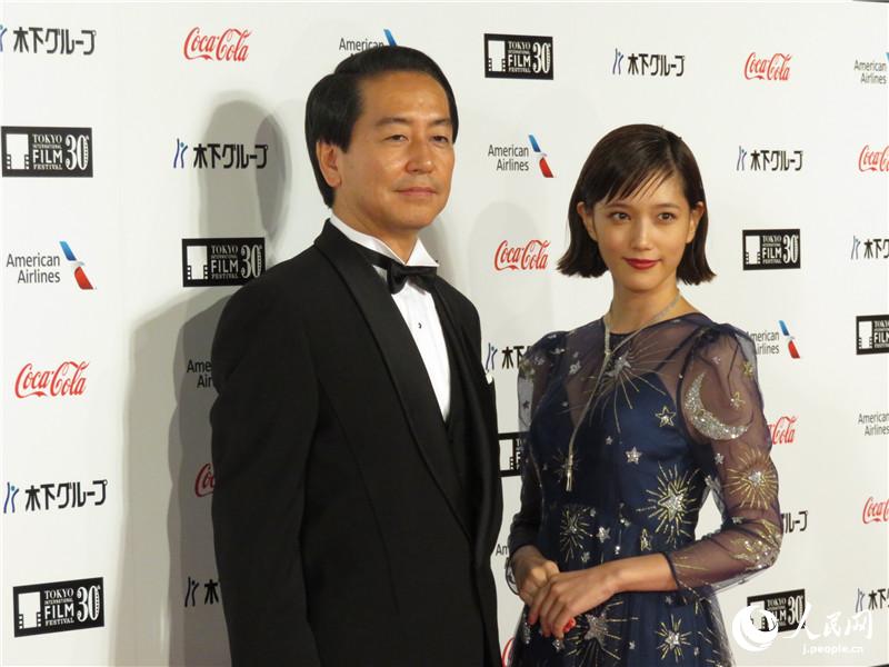 第30回東京國際映畫祭開幕　中日の映畫人がレッドカーペットに登場