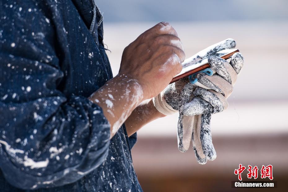 ポタラ宮の年に1度の「白塗りシーズン」到來　西蔵