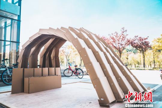 ダンボールで作り上げた夢の宿　中國鉱業(yè)大學建造コンテスト