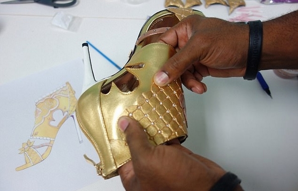 バースデープレゼント用に特注された22億円のラグジュアリーシューズ